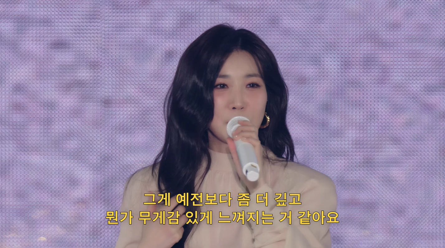 다비치 이해리 귀걸이 - 강민경 공식 유튜브 오젤(Ozel) 오젤 귀걸이 착용 화보 16