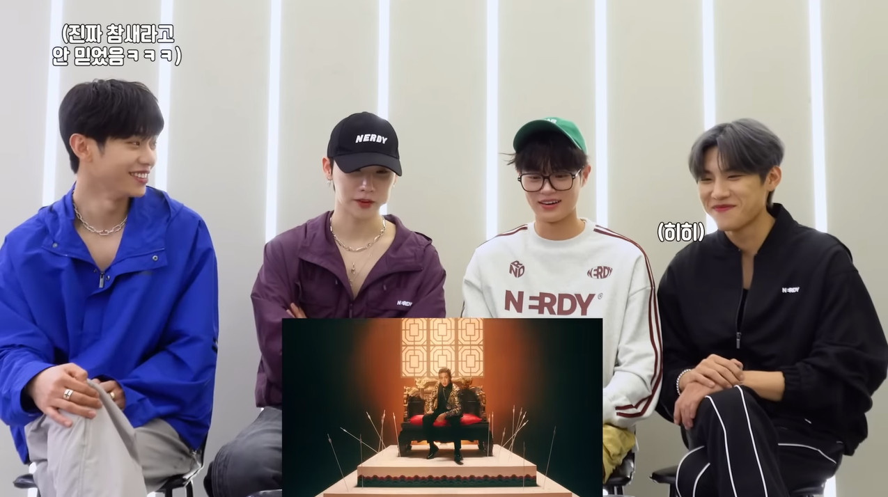 AB6IX 동현 목걸이 - AB6IX 공식 유튜브 오젤(Ozel) 오젤 목걸이 착용 화보 8
