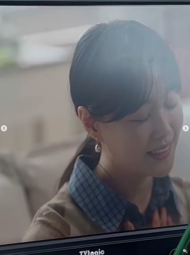 송지은 Earrings - Rose gold promise rings 3