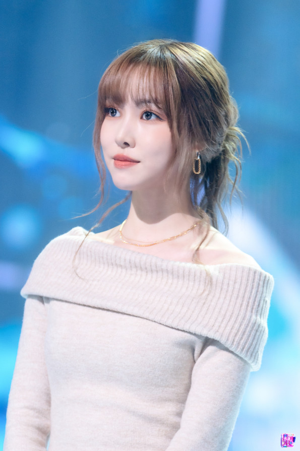 유주 Earrings - Korean streetwear accessories 4