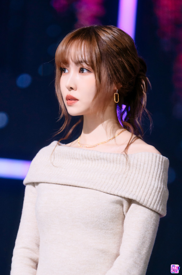 유주 Earrings - Korean streetwear accessories 6