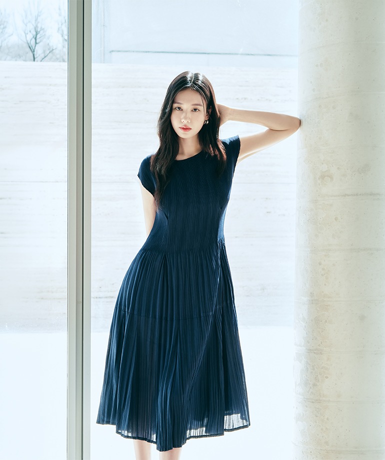 안은진 귀걸이 - 셀렙샵 공식 홈페이지 오젤(Ozel) 오젤 귀걸이 착용 화보 3