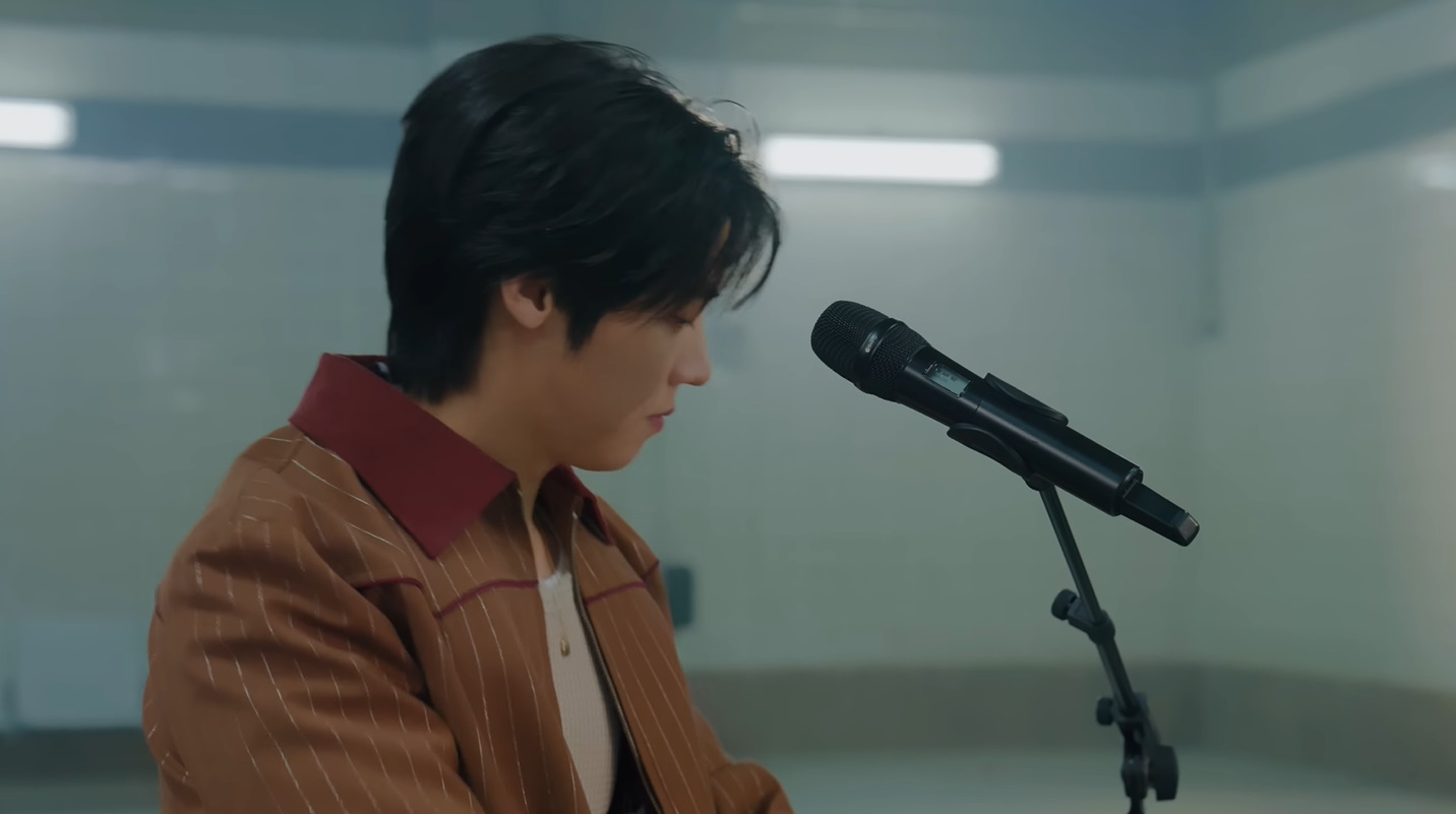 엔플라잉 이승협 목걸이 - 플래시백 스페셜 라이브 클립 유튜브 오젤(Ozel) 오젤 목걸이 착용 화보 2