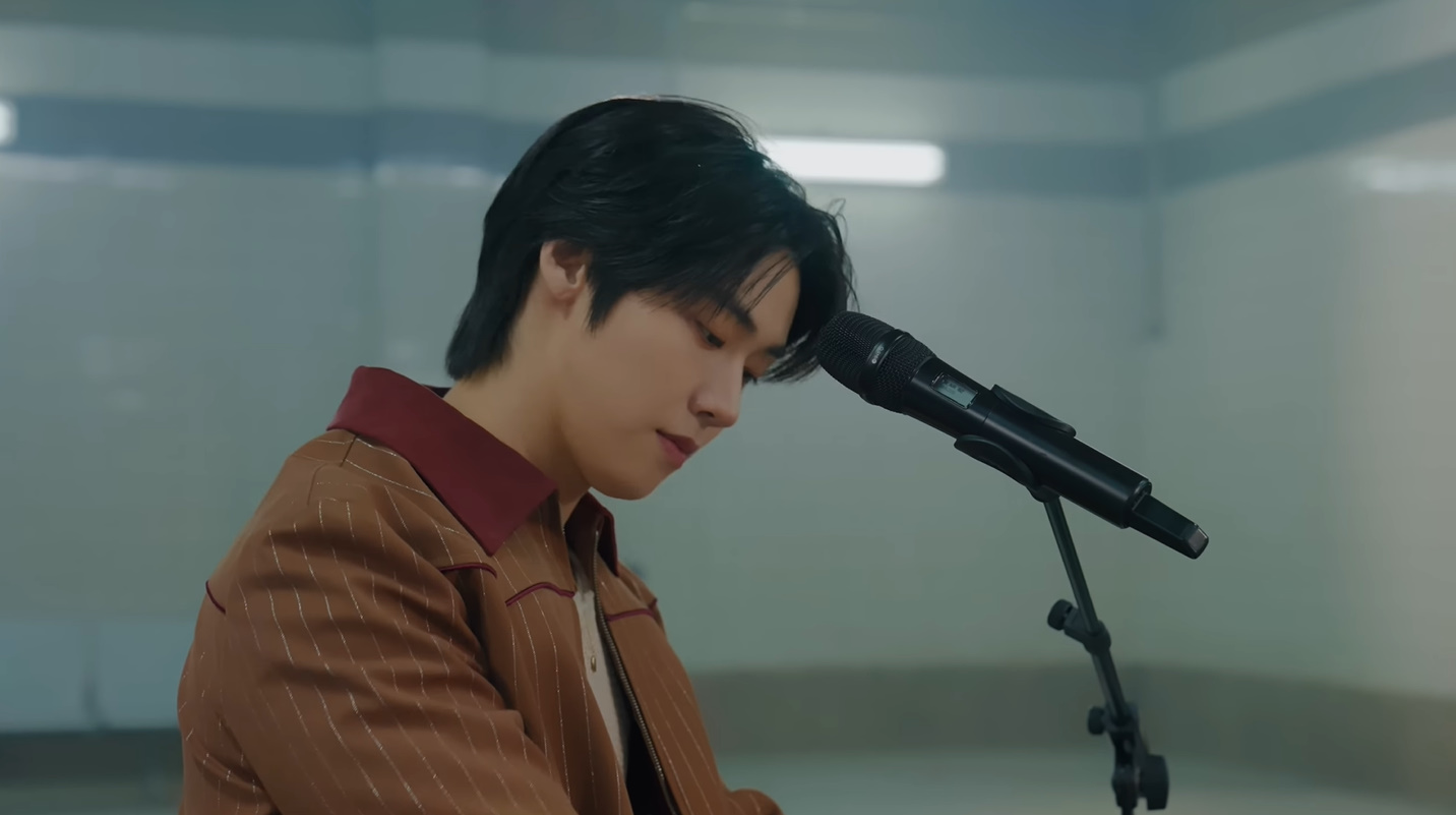 엔플라잉 이승협 목걸이 - 플래시백 스페셜 라이브 클립 유튜브 오젤(Ozel) 오젤 목걸이 착용 화보 3