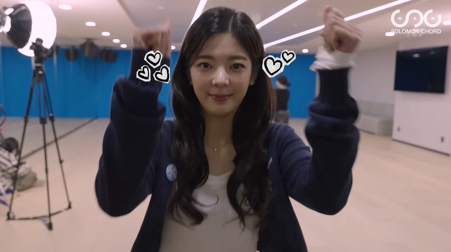 있지 리아 목걸이 - 리아초이 공식 유튜브 오젤(Ozel) 오젤 목걸이 착용 화보 13