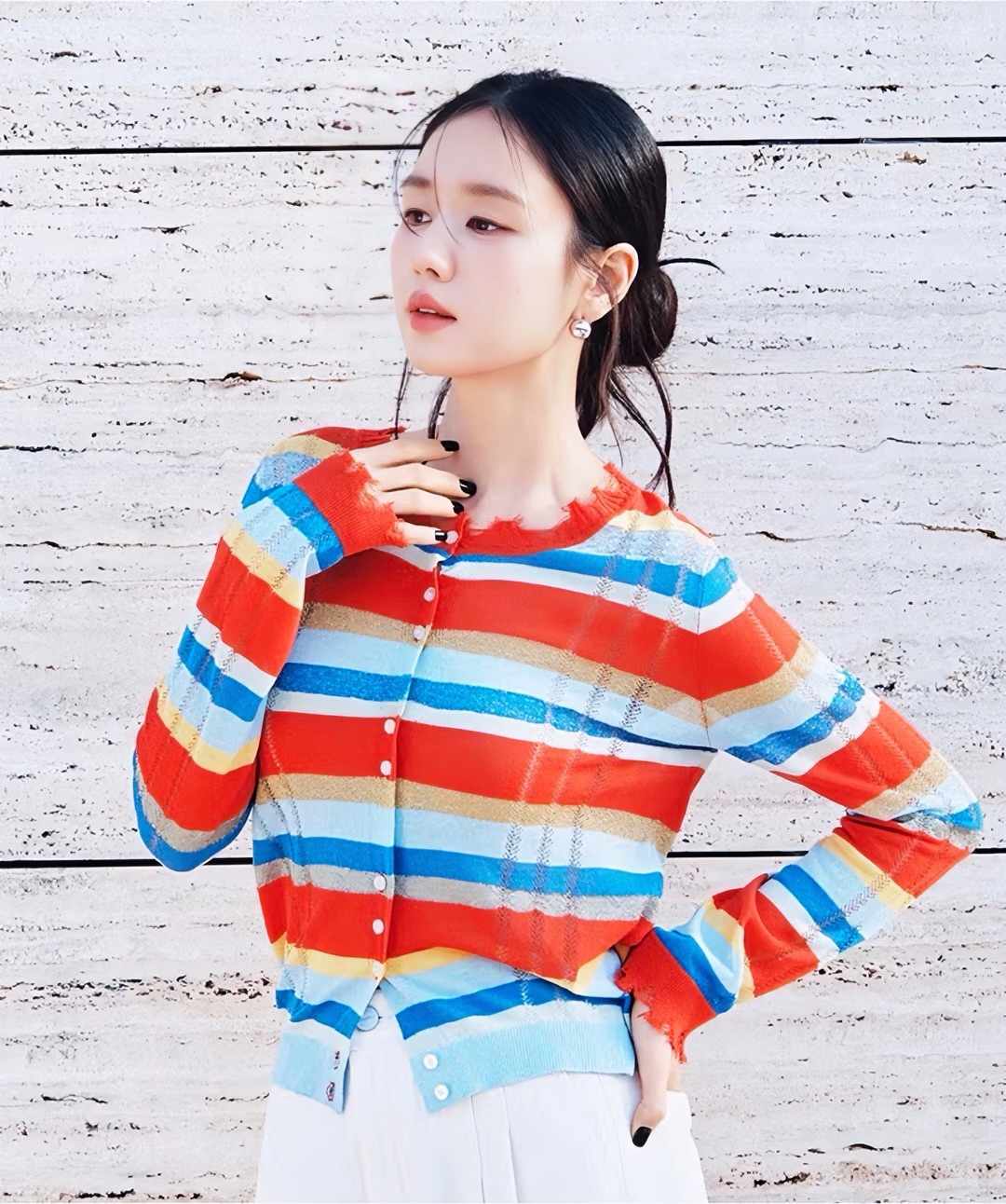 안은진 귀걸이 - 셀렙샵 공식 홈페이지 오젤(Ozel) 오젤 귀걸이 착용 화보 1