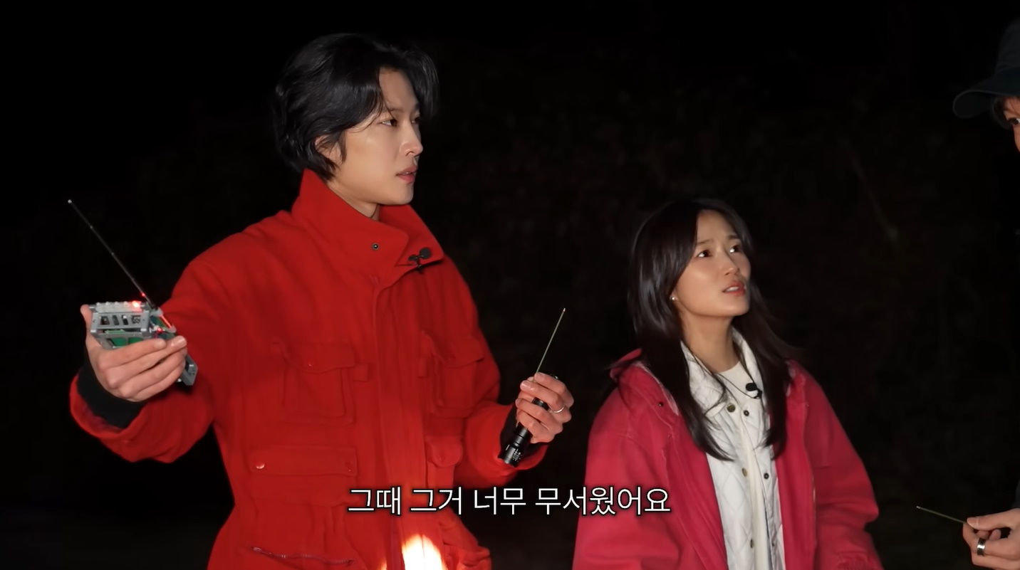 김혜윤 귀걸이 - 윤시원 공식 유튜브 오젤(Ozel) 오젤 귀걸이 착용 화보 3