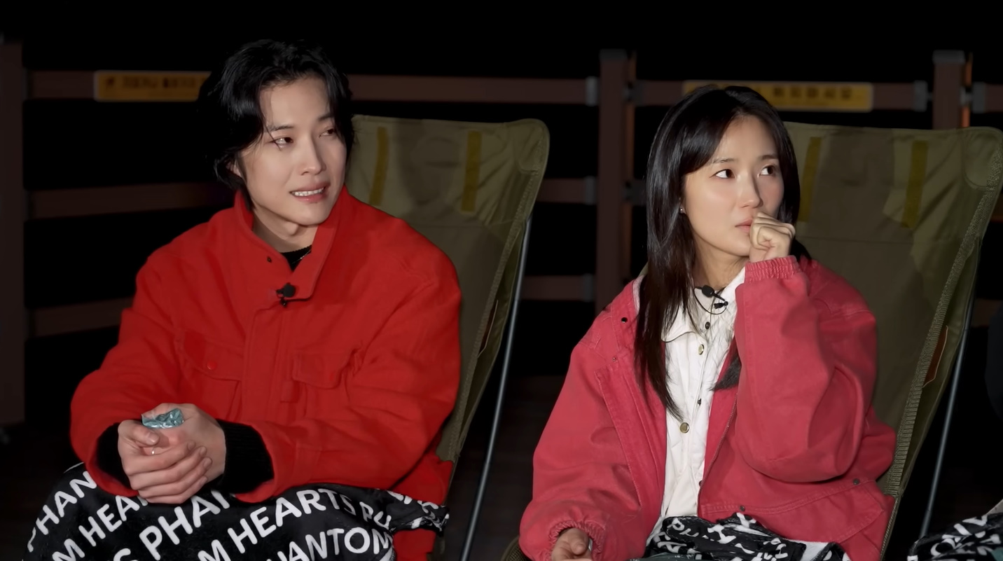 김혜윤 귀걸이 - 윤시원 공식 유튜브 오젤(Ozel) 오젤 귀걸이 착용 화보 6