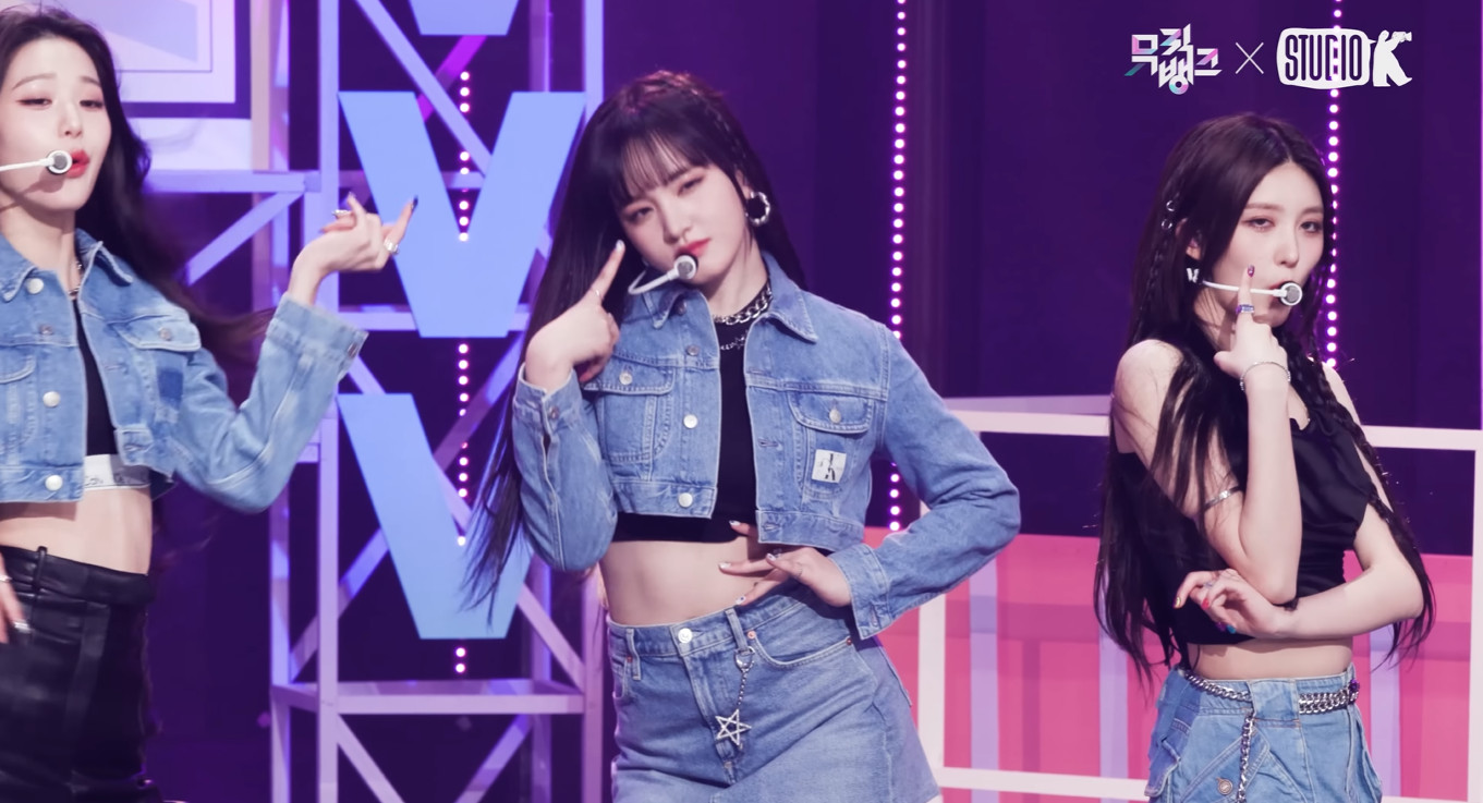 아이브 리즈 귀걸이 - KBS K-POP 유튜브 (얼빡직캠) 오젤(Ozel) 오젤 귀걸이 착용 화보 1