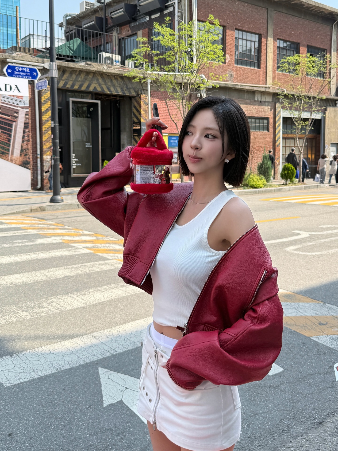 솔로지옥5 김고은 귀걸이 - 김고은 공식 인스타그램 오젤(Ozel) 오젤 귀걸이, 반지 착용 화보 4