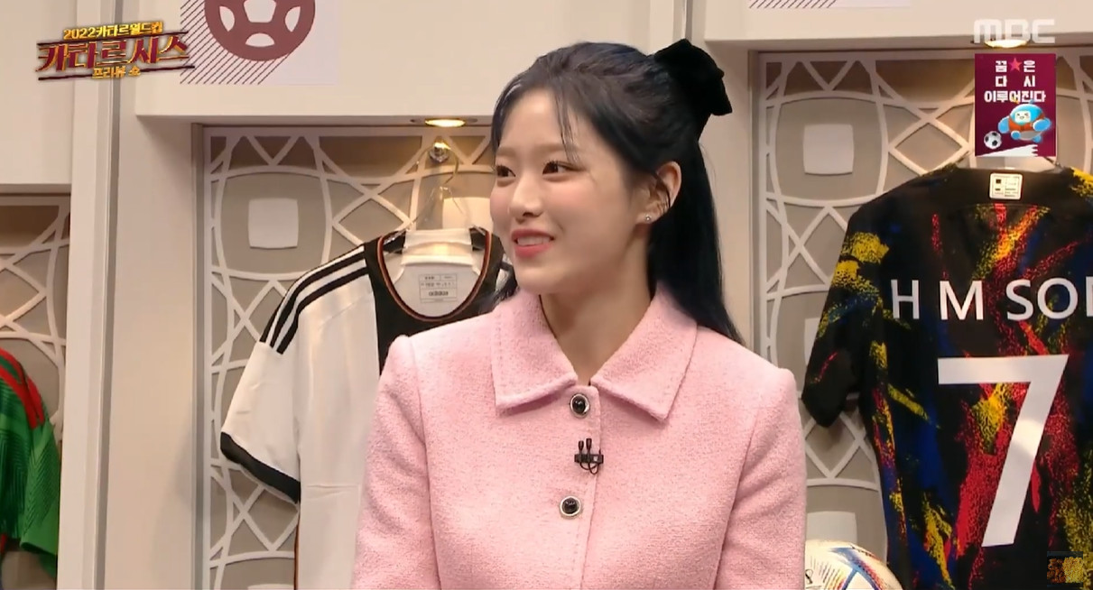 이달의 소녀 현진 귀걸이 - MBC 카타르 월드컵 LIVE 프리뷰쇼 오젤(Ozel) 오젤 프롱 귀걸이 6미리 착용 화보 5