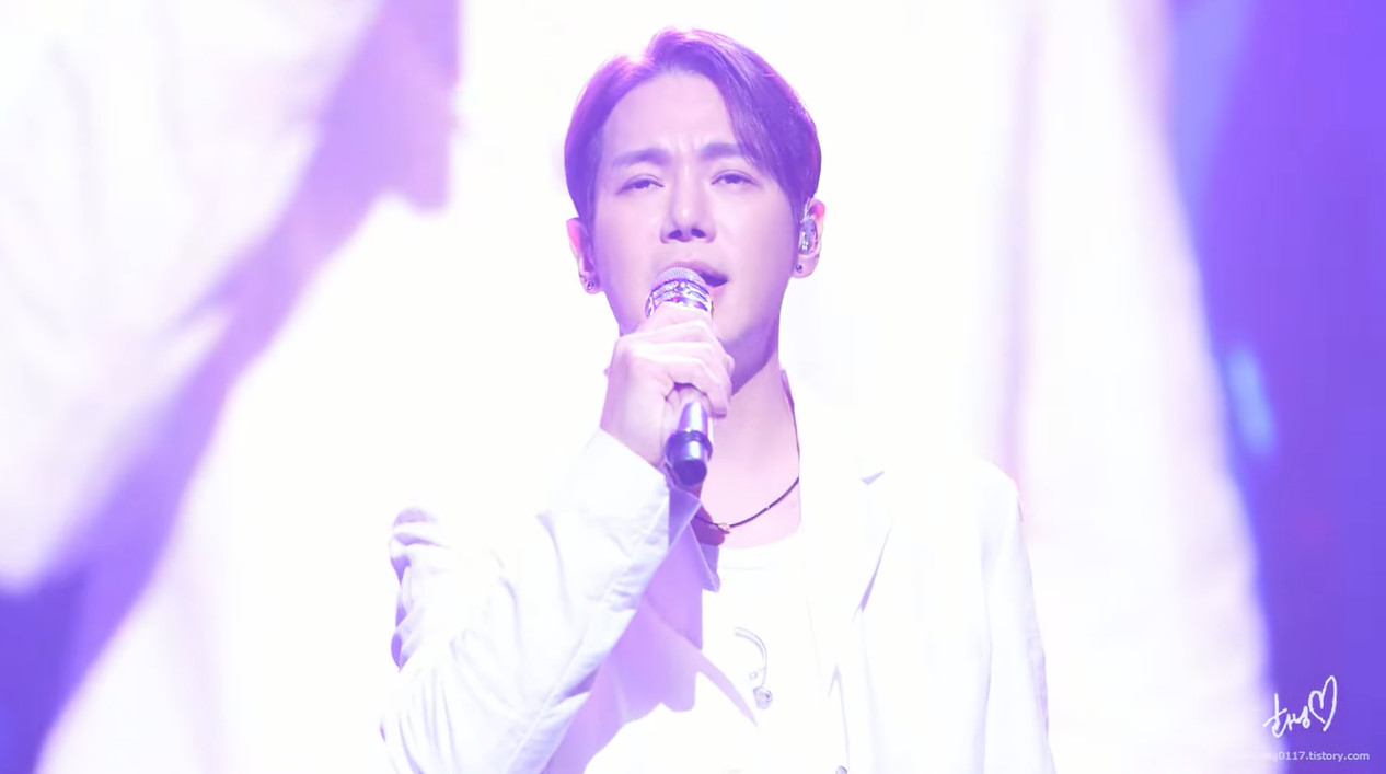 환희 목걸이 - 환희 팬 유튜브 (1128 충남도청문예회관 행사) 오젤(Ozel) 오젤 목걸이 착용 화보 2