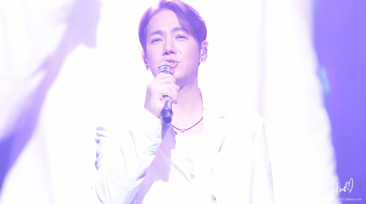 환희 목걸이 - 환희 팬 유튜브 (1128 충남도청문예회관 행사) 오젤(Ozel) 오젤 목걸이 착용 화보 3