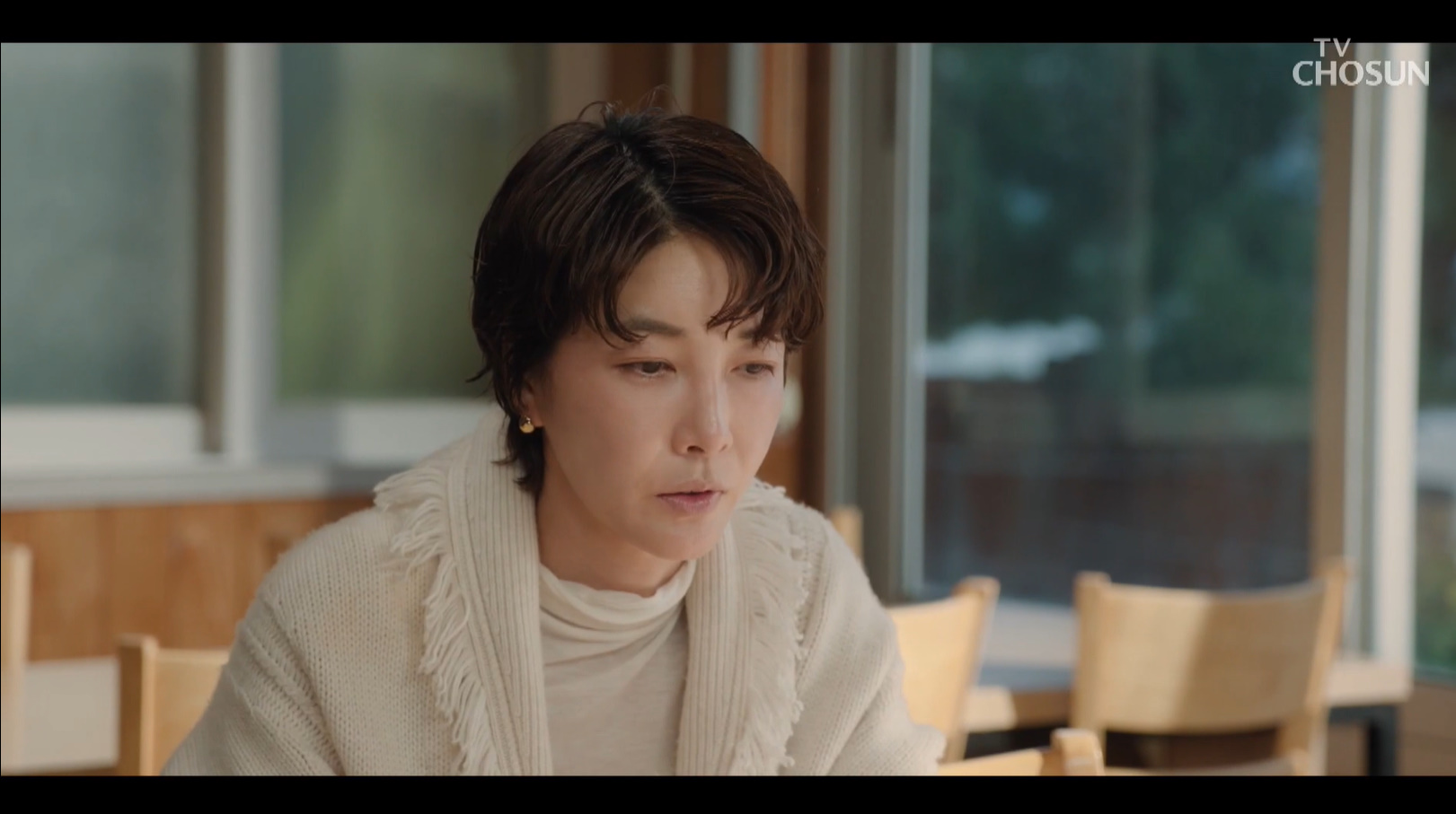 진서연 귀걸이 - TV조선 다음생은 없으니까 오젤(Ozel) 오젤 귀걸이 착용 화보 1