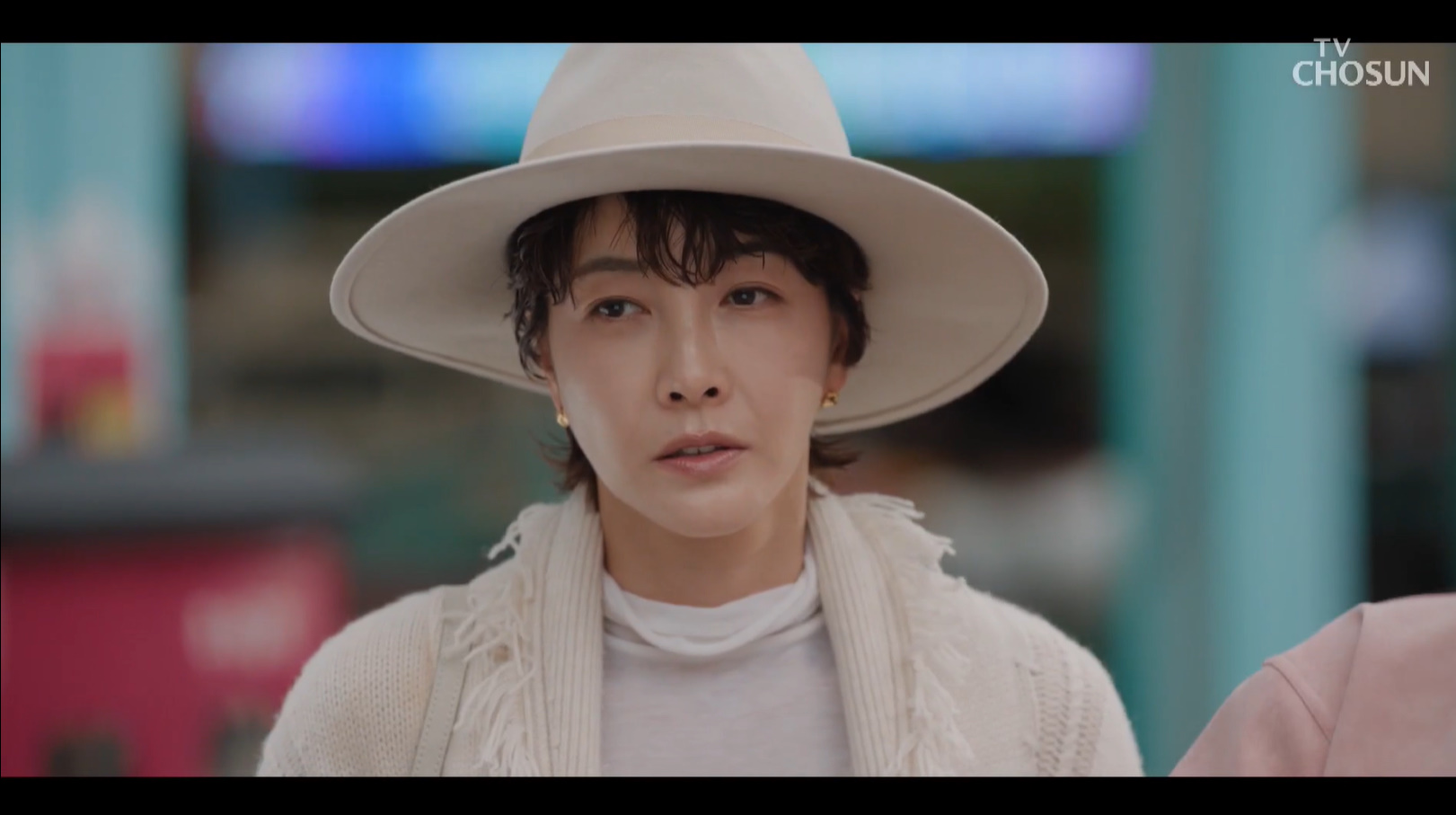 진서연 귀걸이 - TV조선 다음생은 없으니까 오젤(Ozel) 오젤 귀걸이 착용 화보 9