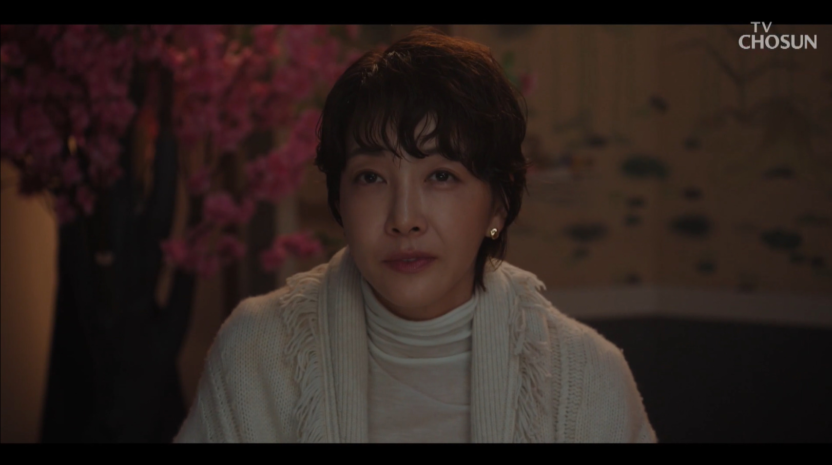 진서연 귀걸이 - TV조선 다음생은 없으니까 오젤(Ozel) 오젤 귀걸이 착용 화보 12