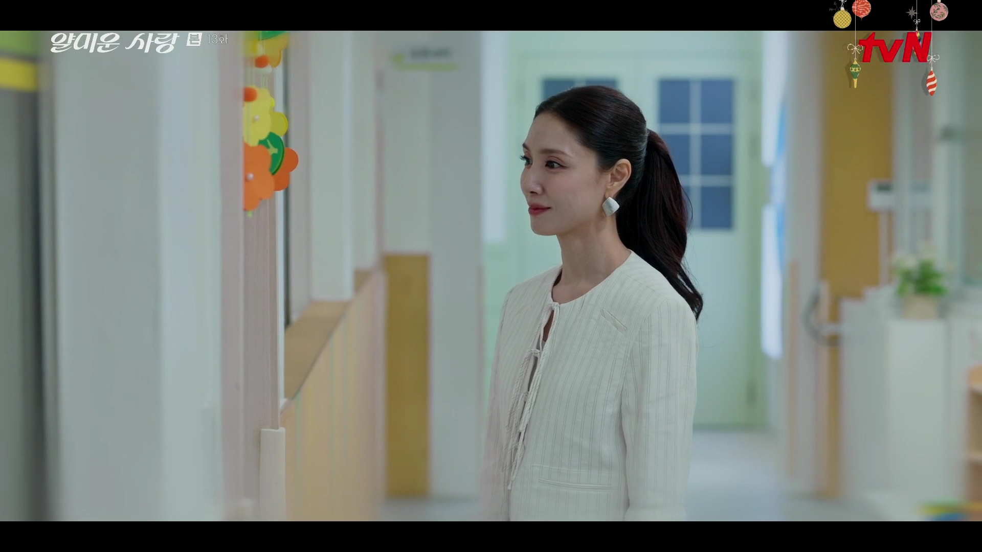 서지혜 귀걸이 - tvN 얄미운 사랑 오젤(Ozel) 오젤 귀걸이 착용 화보 10