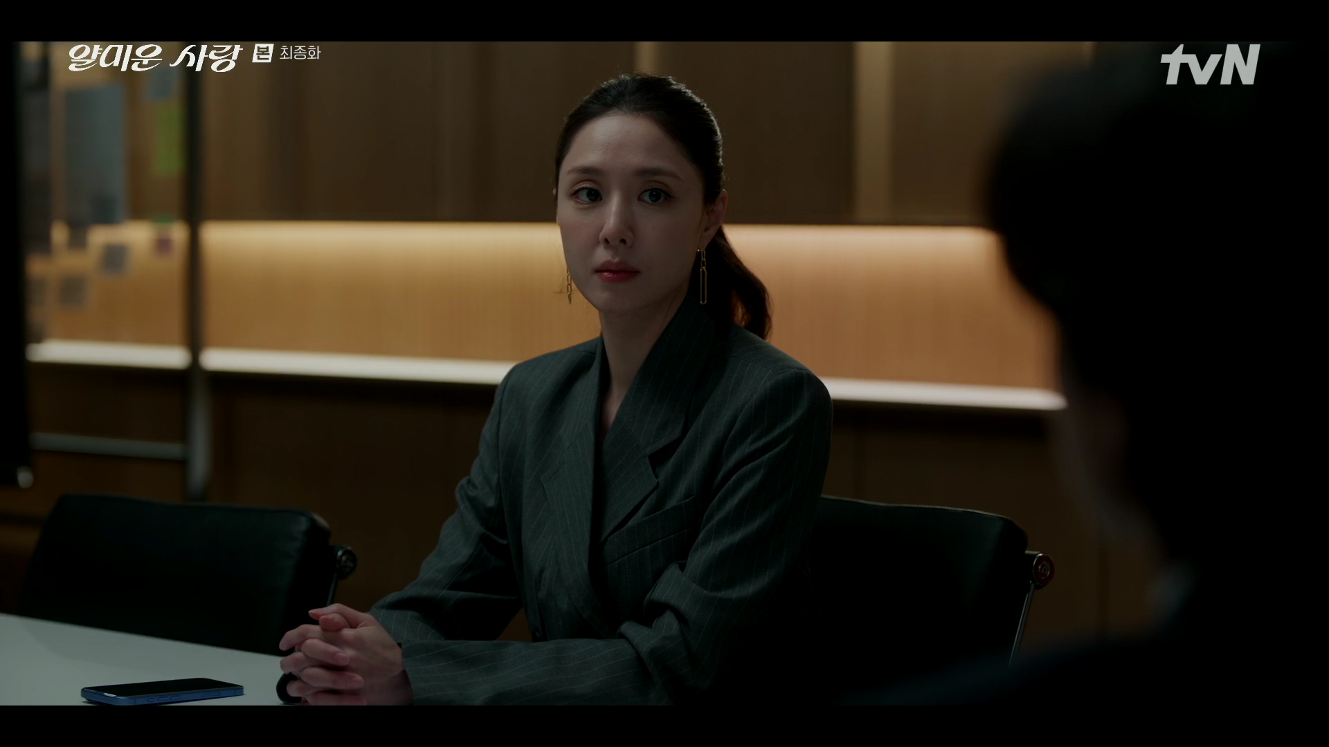 서지혜 귀걸이 - tvN 얄미운 사랑 오젤(Ozel) 오젤 귀걸이 착용 화보 2