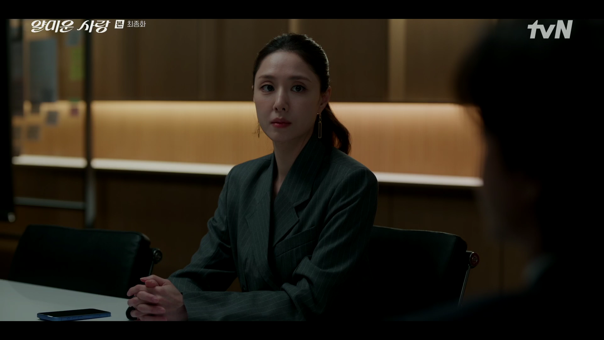 서지혜 귀걸이 - tvN 얄미운 사랑 오젤(Ozel) 오젤 귀걸이 착용 화보 3