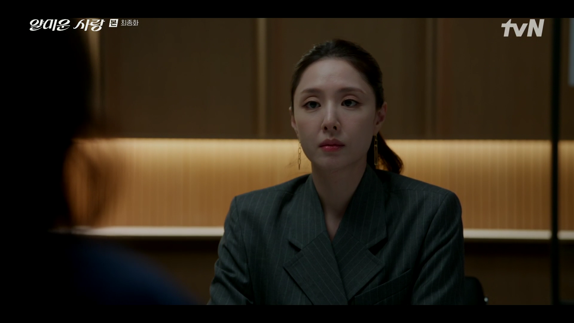 서지혜 귀걸이 - tvN 얄미운 사랑 오젤(Ozel) 오젤 귀걸이 착용 화보 7