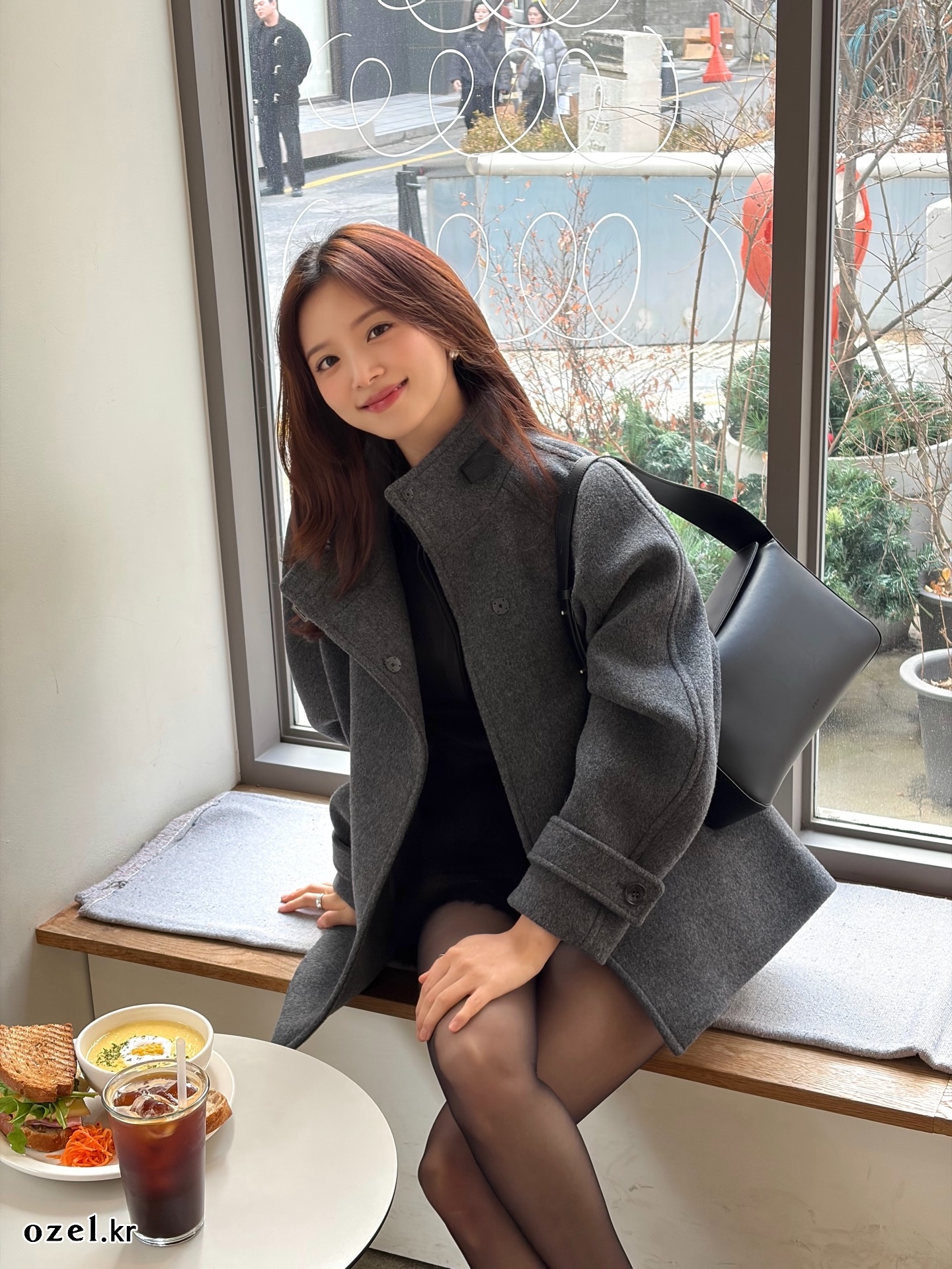 인플루언서 김지영 귀걸이 - 김지영 공식 인스타그램 오젤(Ozel) 오젤 귀걸이 _PS171E 착용 화보 1