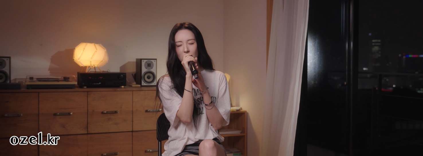 선미 팔찌 - 선미 공식 유튜브(라이브클립) 오젤(Ozel) 오젤 팔찌 착용 화보 8