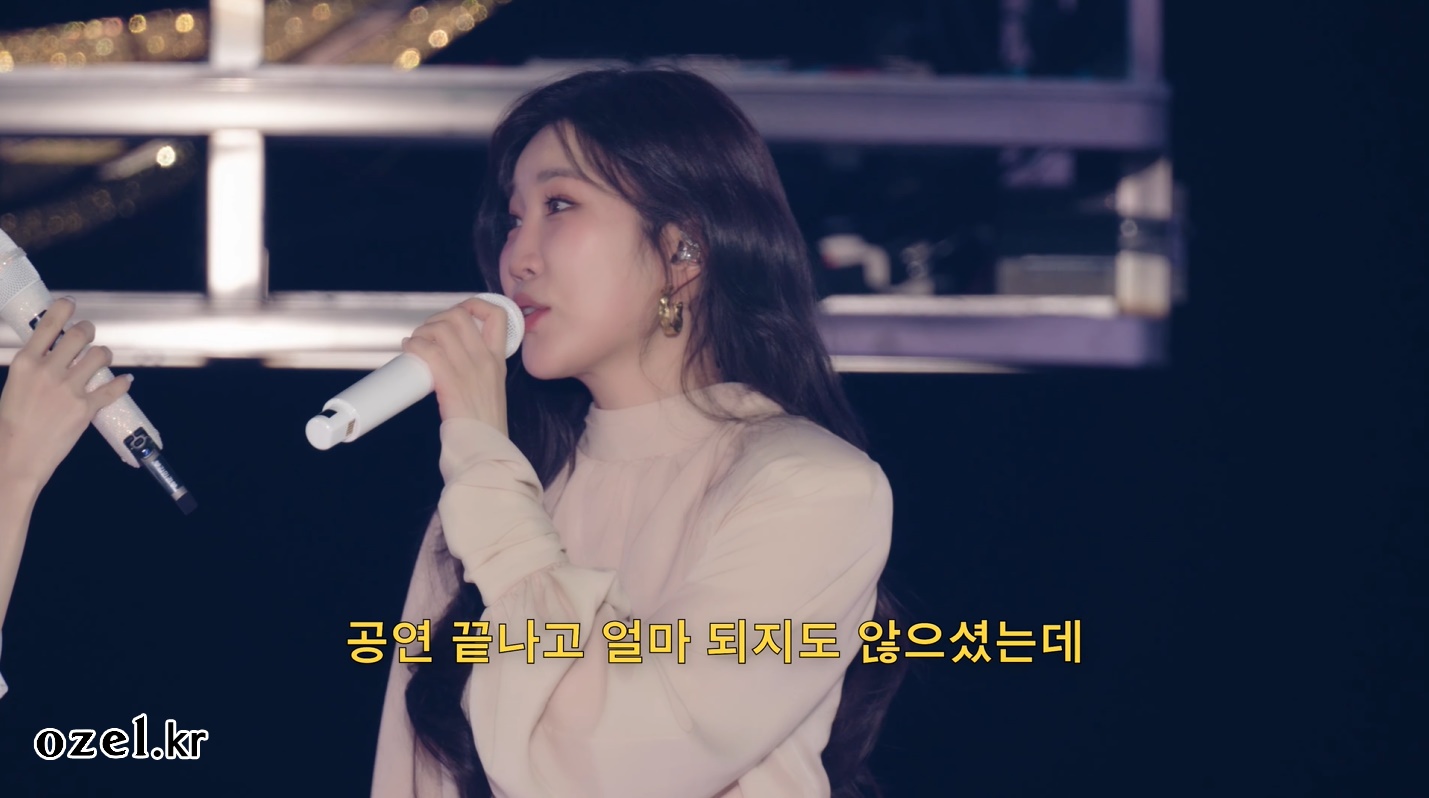 다비치 이해리 귀걸이 - 강민경 공식 유튜브 오젤(Ozel) 오젤 귀걸이 착용 화보 6