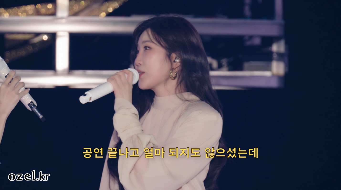 다비치 이해리 귀걸이 - 강민경 공식 유튜브 오젤(Ozel) 오젤 귀걸이 착용 화보 7