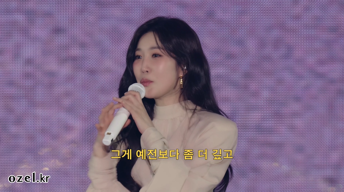 다비치 이해리 귀걸이 - 강민경 공식 유튜브 오젤(Ozel) 오젤 귀걸이 착용 화보 14