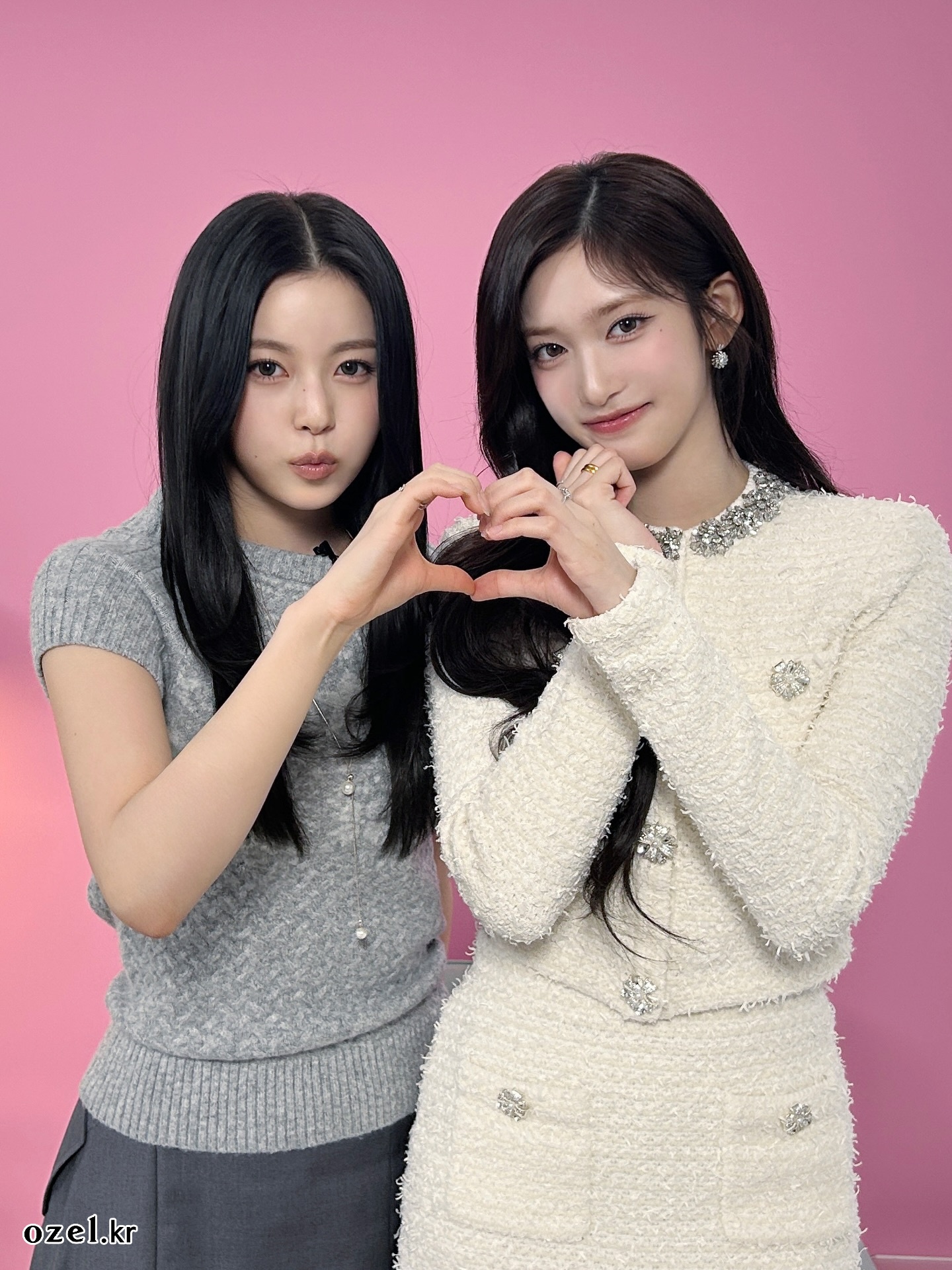 엔믹스 규진 목걸이 - 엔믹스 공식 인스타그램 오젤(Ozel) 오젤 목걸이, 반지 두개 착용 화보 3