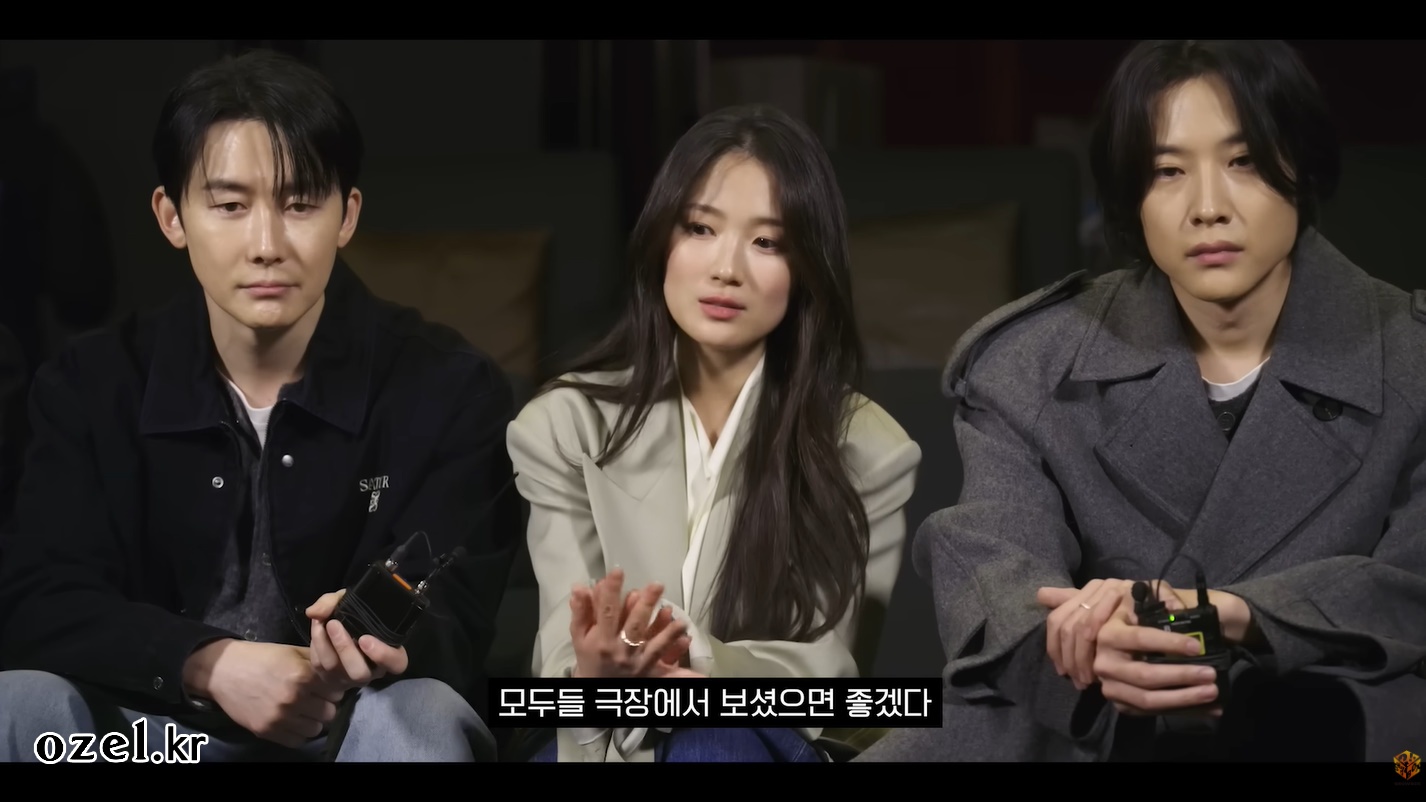 김혜윤 반지 - 쇼박스 공식 유튜브 오젤(Ozel) 오젤 반지 착용 화보 10