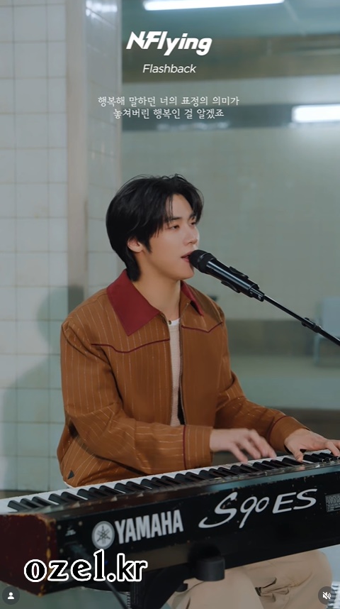 엔플라잉 이승협 목걸이 - 엔플라잉 공식 릴스 오젤(Ozel) 오젤 목걸이 착용 화보 3