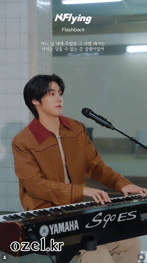 엔플라잉 이승협 목걸이 - 엔플라잉 공식 릴스 오젤(Ozel) 오젤 목걸이 착용 화보 13