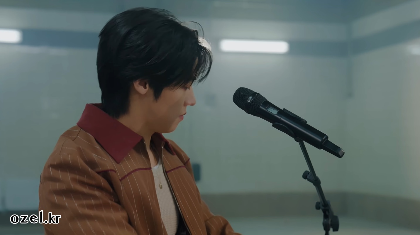 엔플라잉 이승협 목걸이 - 플래시백 스페셜 라이브 클립 유튜브 오젤(Ozel) 오젤 목걸이 착용 화보 4