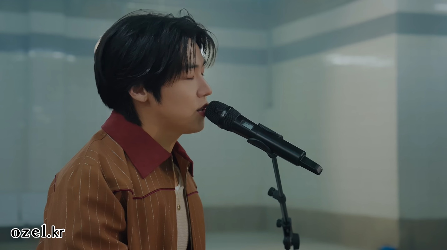 엔플라잉 이승협 목걸이 - 플래시백 스페셜 라이브 클립 유튜브 오젤(Ozel) 오젤 목걸이 착용 화보 6