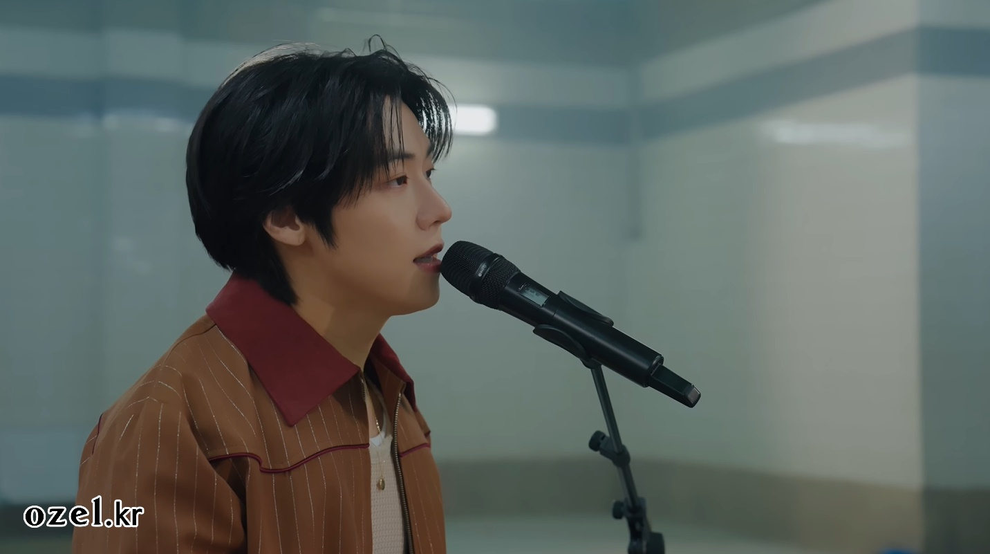 엔플라잉 이승협 목걸이 - 플래시백 스페셜 라이브 클립 유튜브 오젤(Ozel) 오젤 목걸이 착용 화보 8