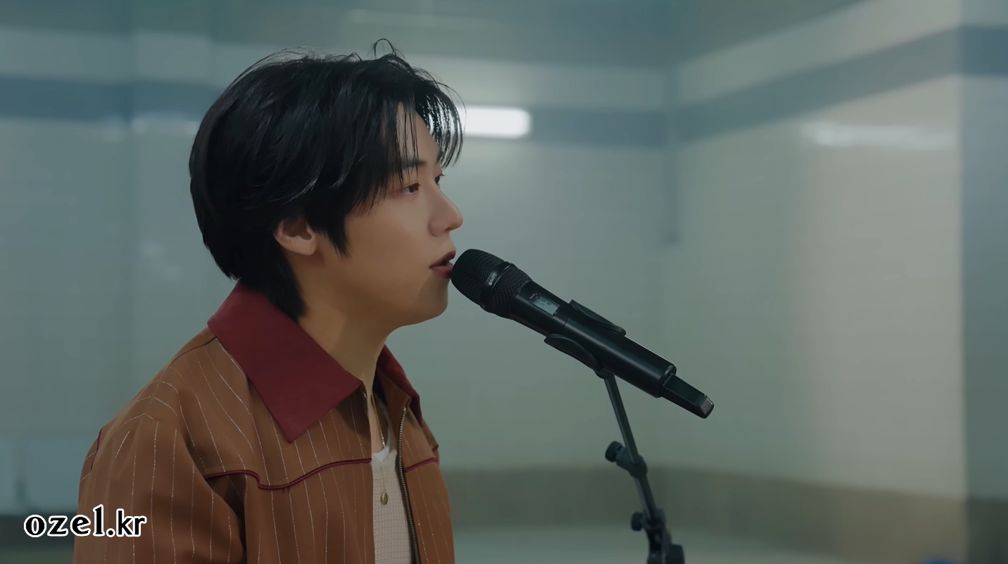 엔플라잉 이승협 목걸이 - 플래시백 스페셜 라이브 클립 유튜브 오젤(Ozel) 오젤 목걸이 착용 화보 9