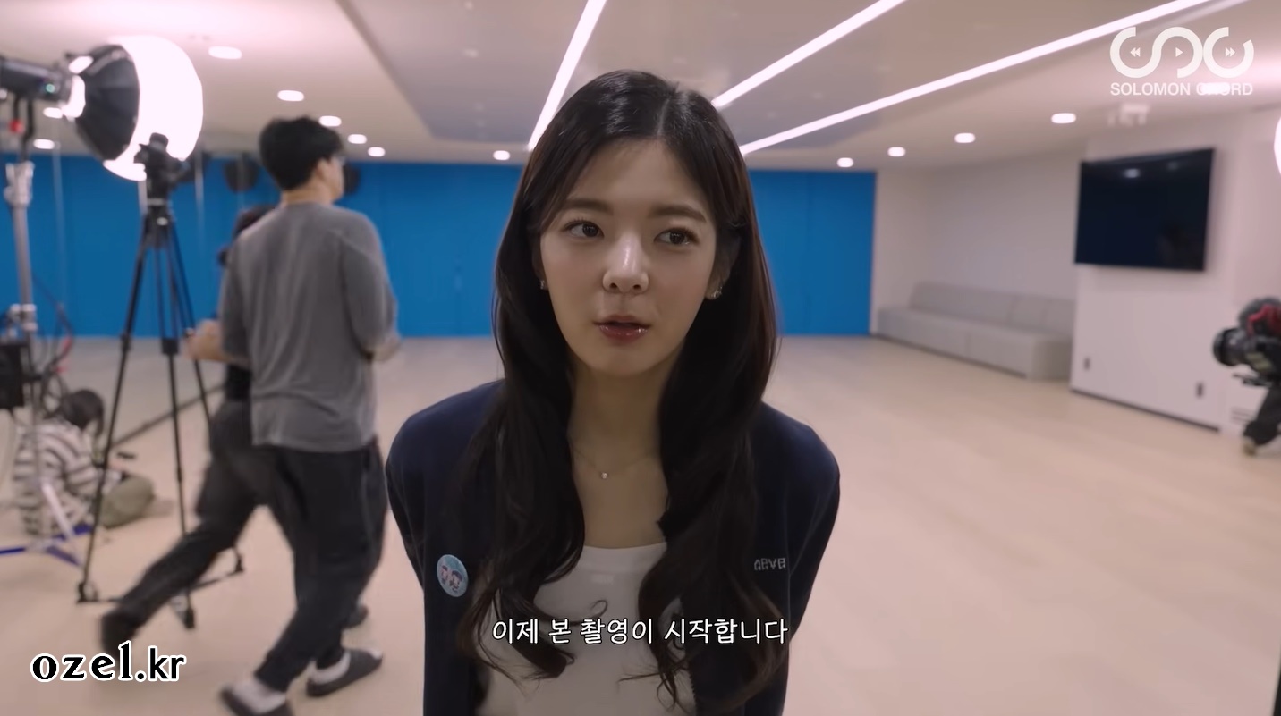 있지 리아 목걸이 - 리아초이 공식 유튜브 오젤(Ozel) 오젤 목걸이 착용 화보 11