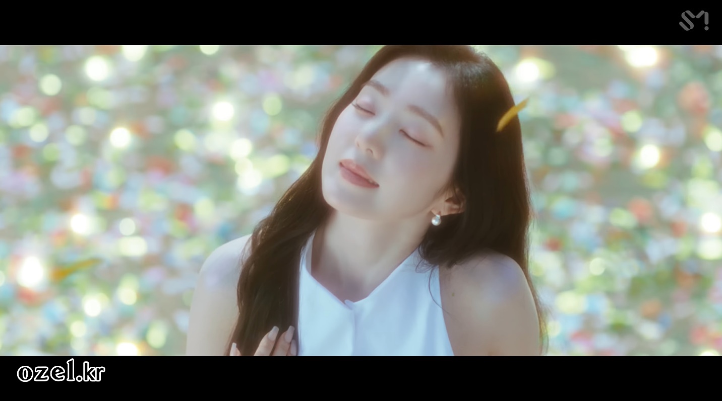 레드벨벳 아이린 귀걸이 - _Love Can Make A Way_ 스페셜 비디오 유튜브 오젤(Ozel) 오젤 귀걸이 착용 화보 7