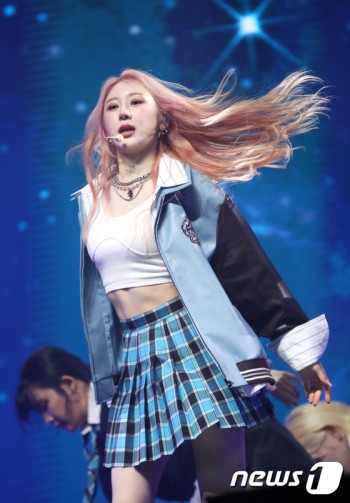 동남아 바이어가 먼저 찾는 K-주얼리 귀걸이