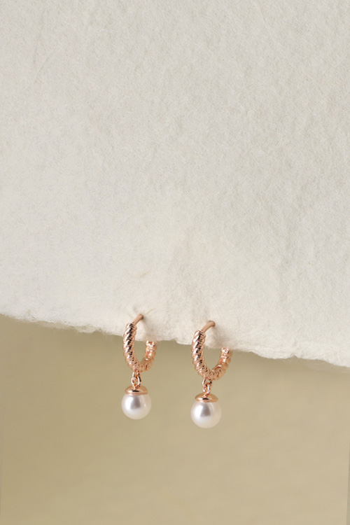 Silver925 Mini Drop Pearl Rosegold Twist Huggie Earrings ES090E