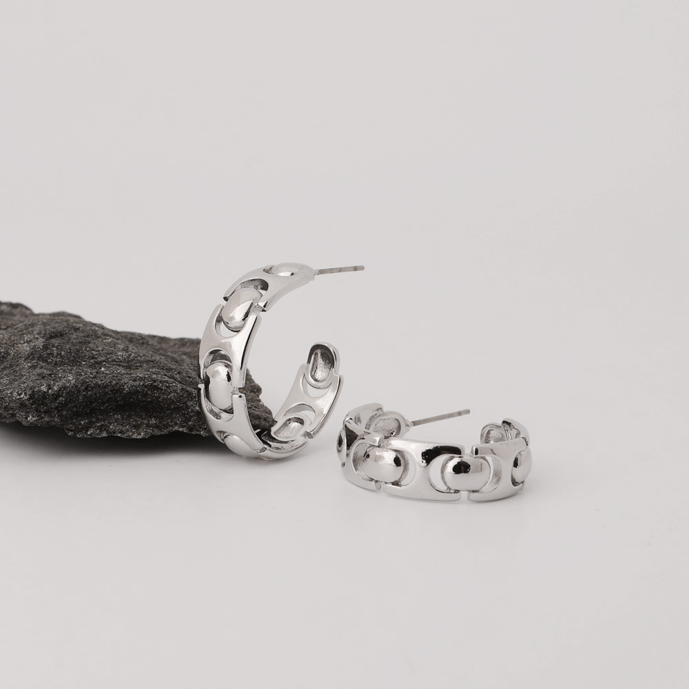 [Celeb Pick] Chunky Metal Band Hoop Earrings PB106E