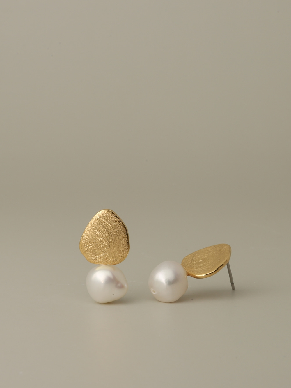 Fresh Water Pearl Freecurve Matt Texture Coin Objet Earrings PB068E