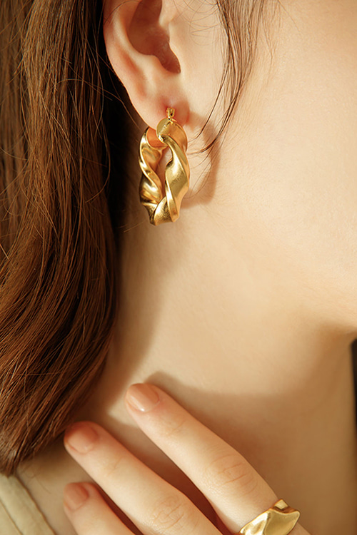 [Celeb Pick] Enlace Earrings PB030E