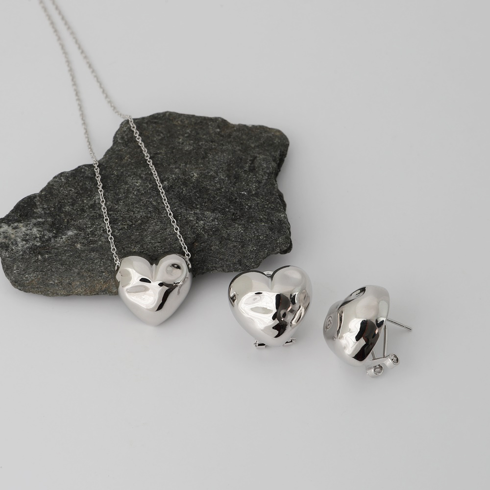 Hammered Bold Heart Earrings PB109E