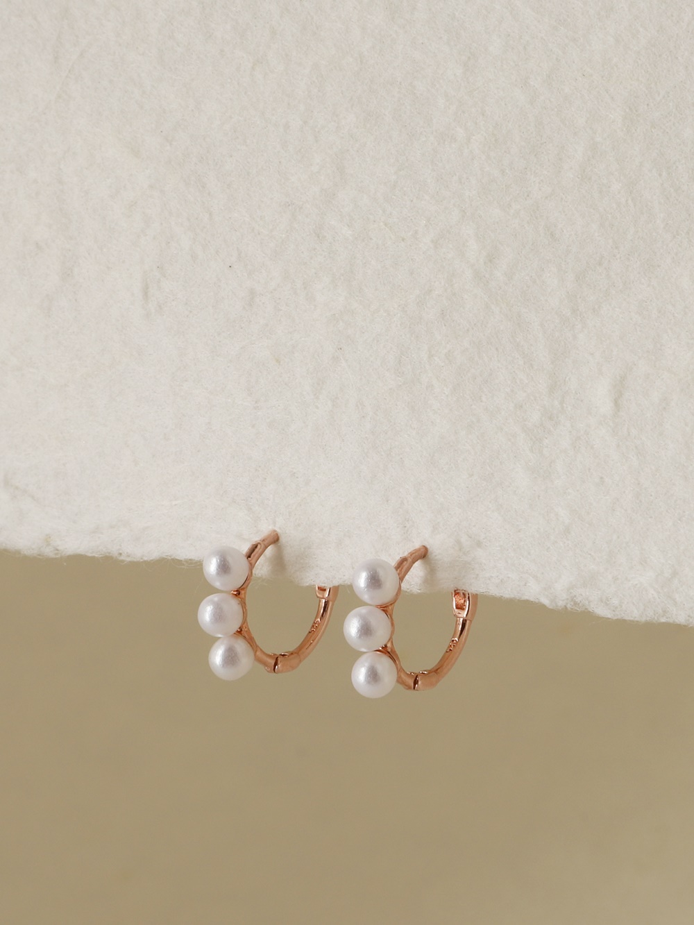 Silver925 Mini 3 Pearl Setting Rosegold Huggie Earrings PS144E