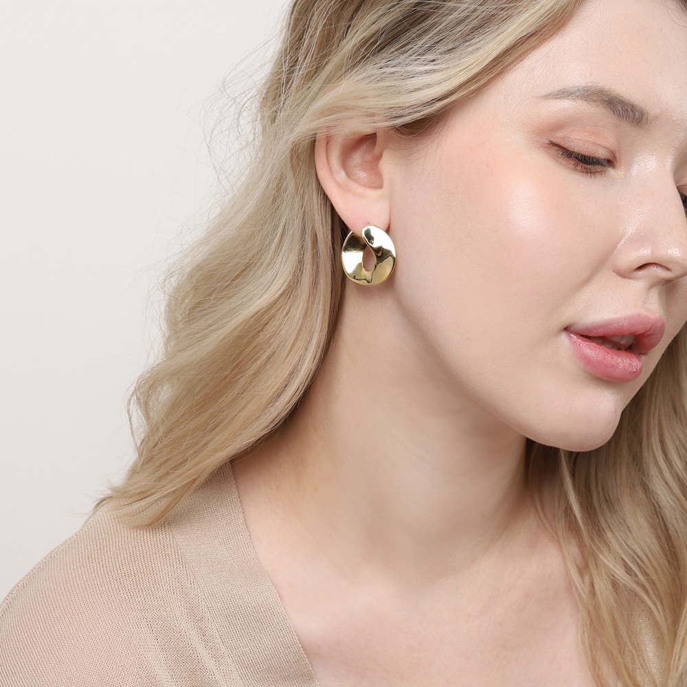 [Celeb Pick] Wave Metal Band Earrings PB102E
