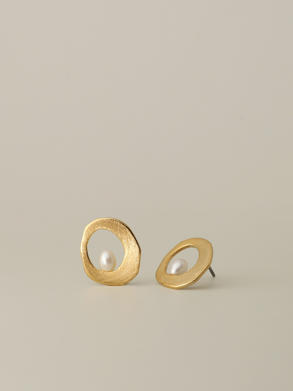 Fresh Water Pearl Freecurve Matt Texture Coin Objet Earrings PB070E